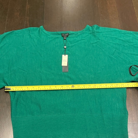 Talbots Kelly Green Sweater. Flattering cut and sleeve length. - Picture 5 of 11